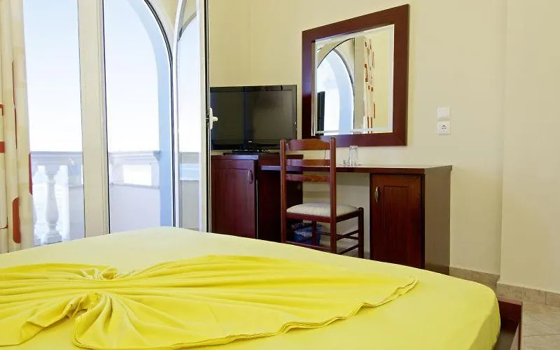 Hotel Serxho Sarande 3*,
